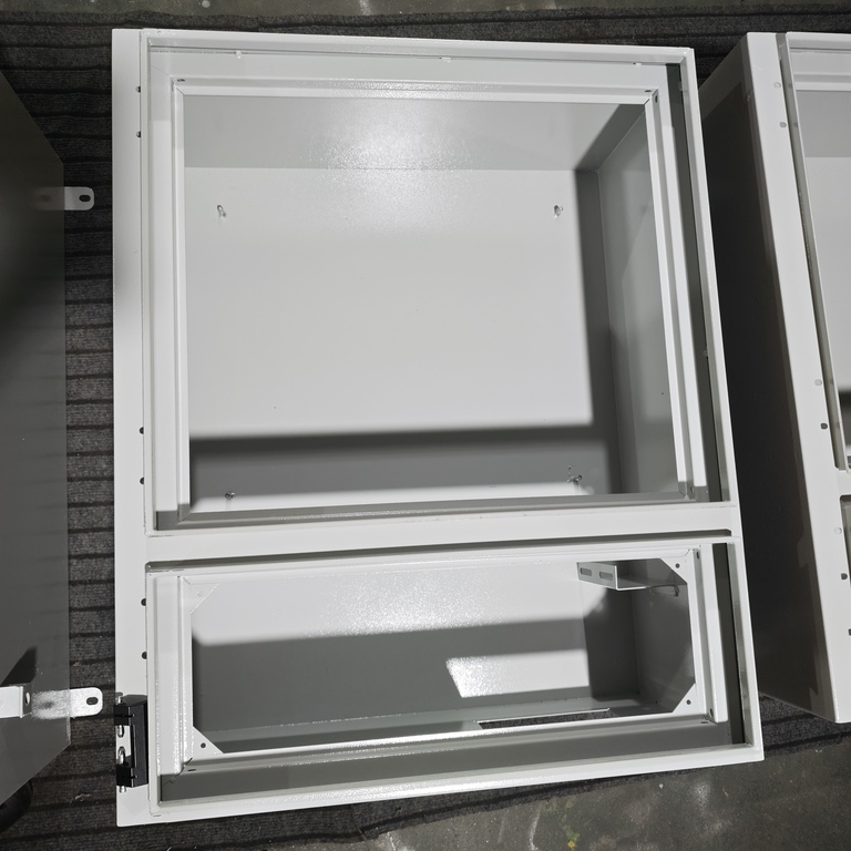Ouyue Electric-in paslanmayan poladdan olan doldurma paylama qutusu Səudiyyə Ərəbistanına göndərilir: iki qatlı split struktur, açıq havada yüksək temperatur üçün uyğundur.
